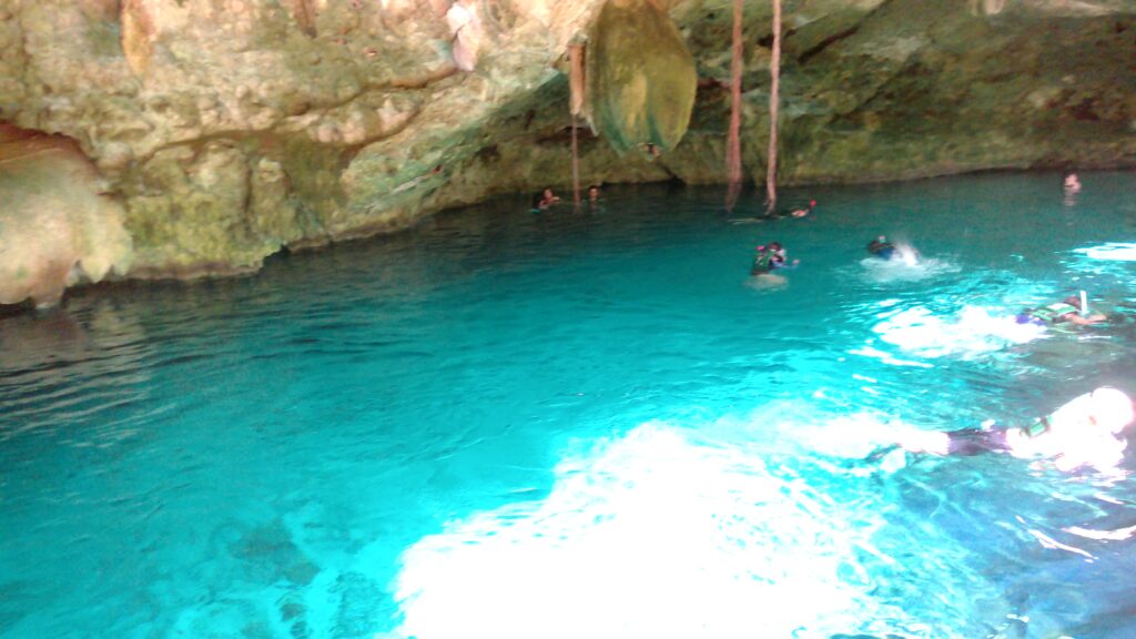 Cenote Dos Ojos