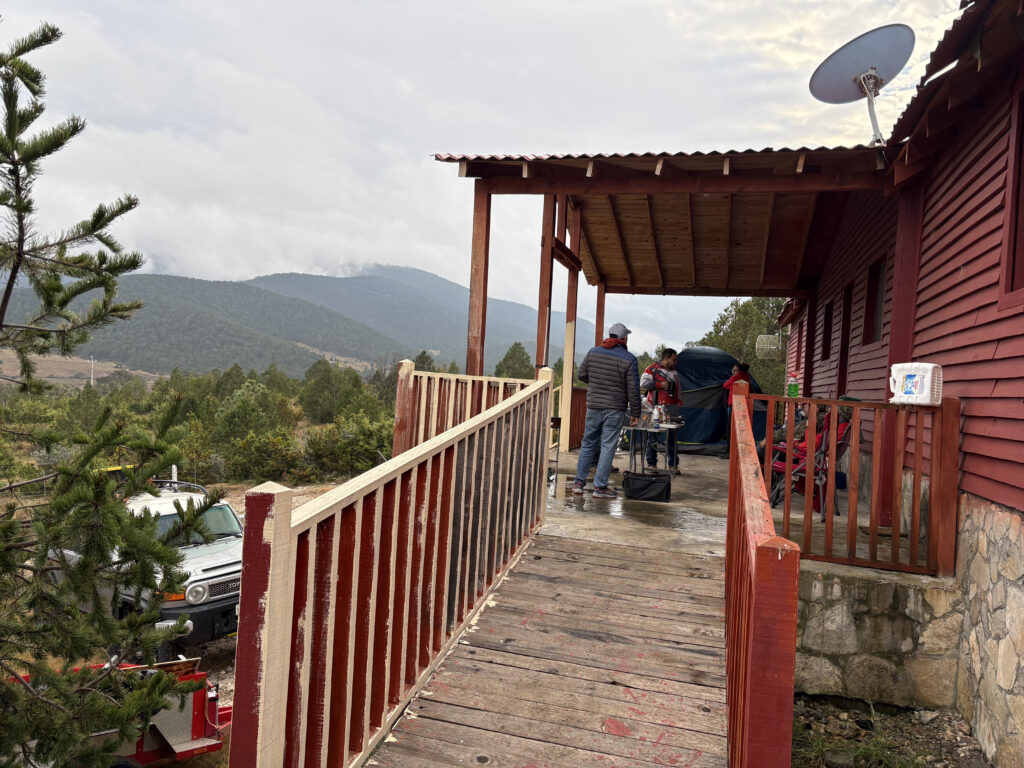 Santa 4x4 club delivering gifts in Santiago mountains, Mexico