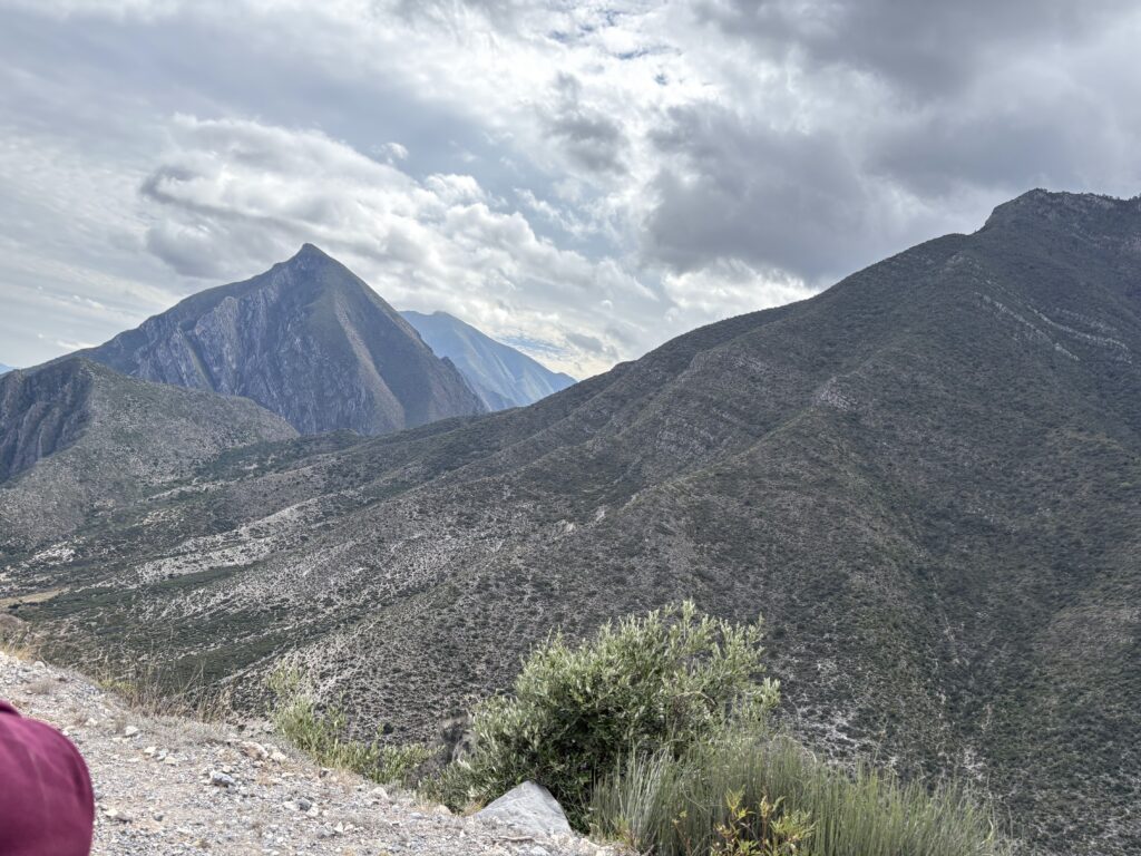 Santa 4x4 club delivering gifts in Santiago mountains, Mexico